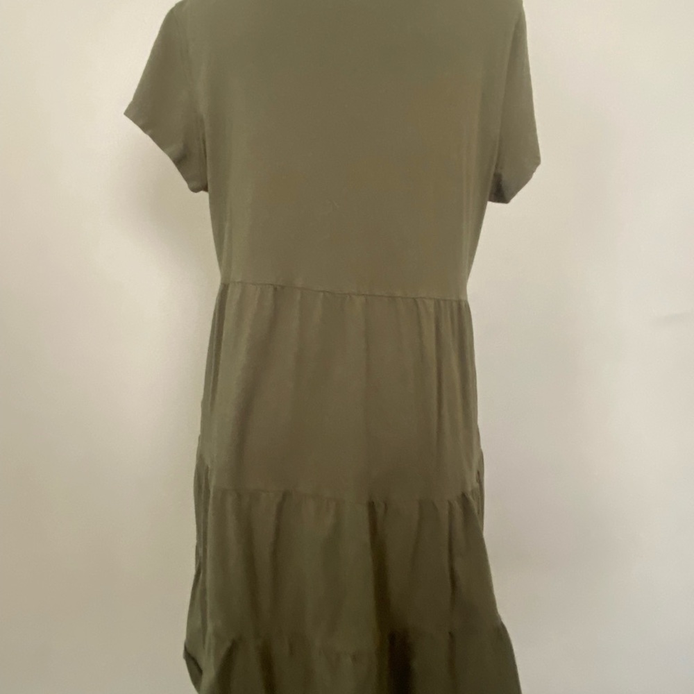 Time and Tru Green Short Sleeve Tiered Dress - Picture 5 of 7